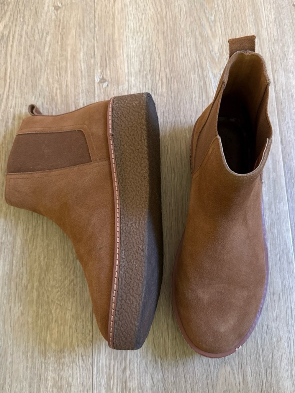 Find. Chestnut Suede Boots With Rubber Sole 8